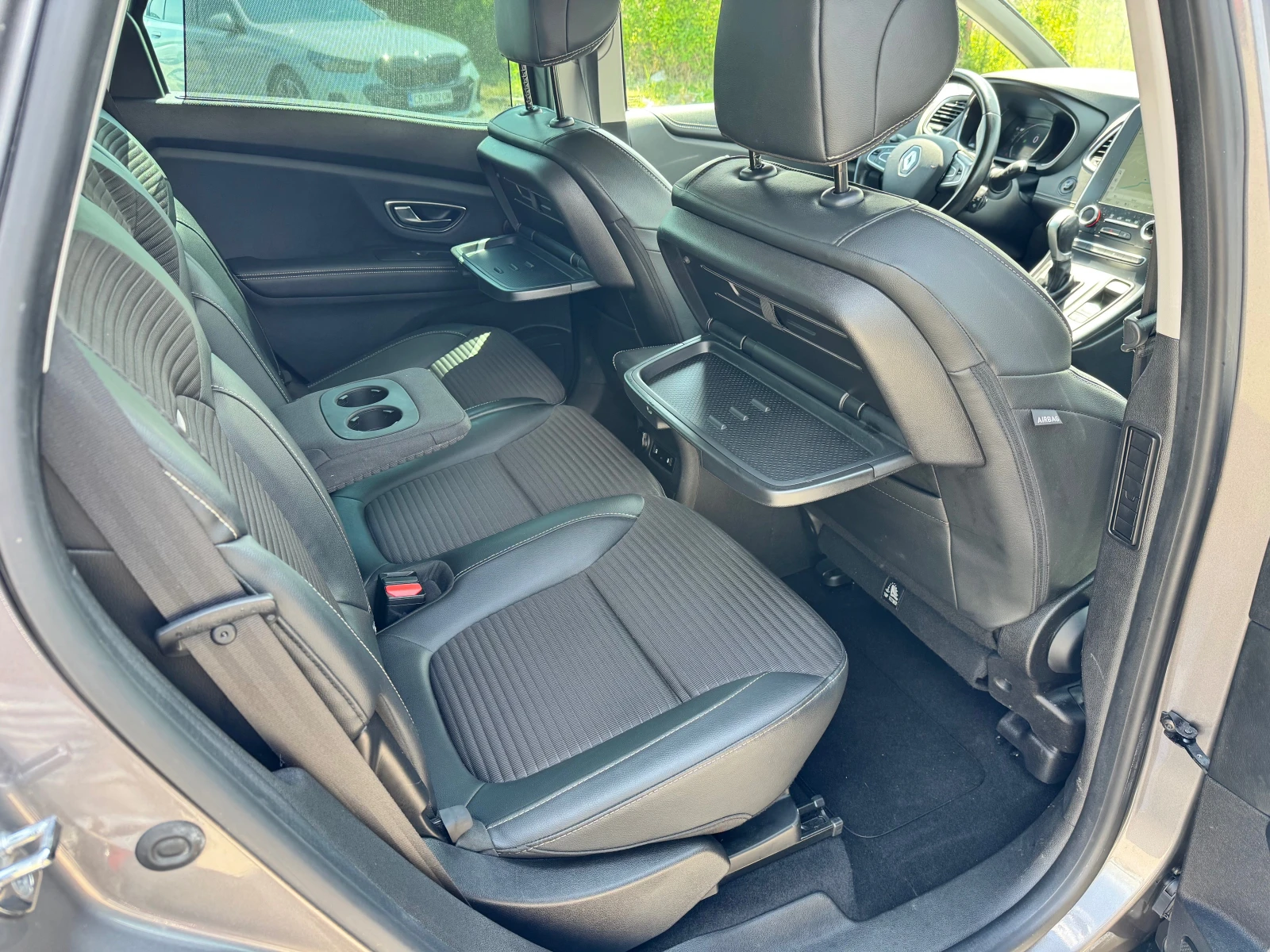 Renault Scenic 1.6dCI-160-EDC7-NAVI-камера-кожа-2018, снимка 11 - Автомобили и джипове - 54623437