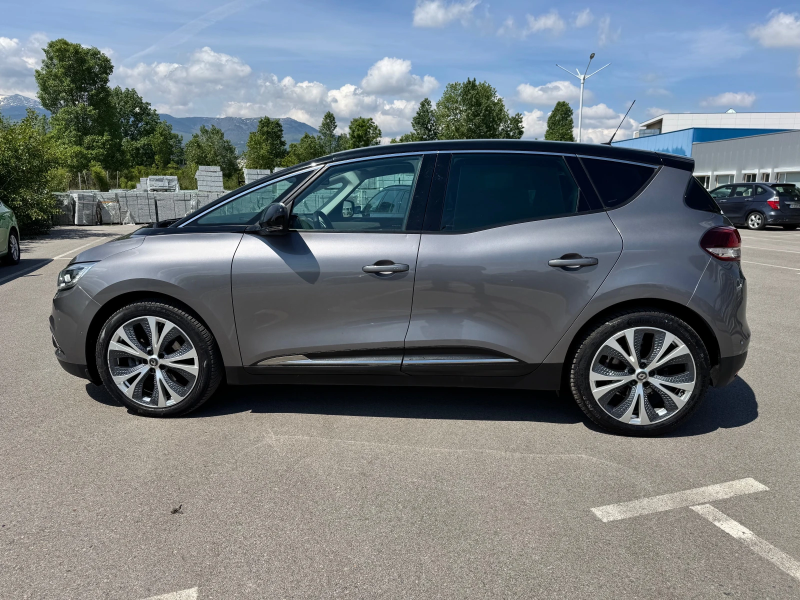 Renault Scenic 1.6dCI-160-EDC7-NAVI-камера-кожа-2018, снимка 9 - Автомобили и джипове - 54623437