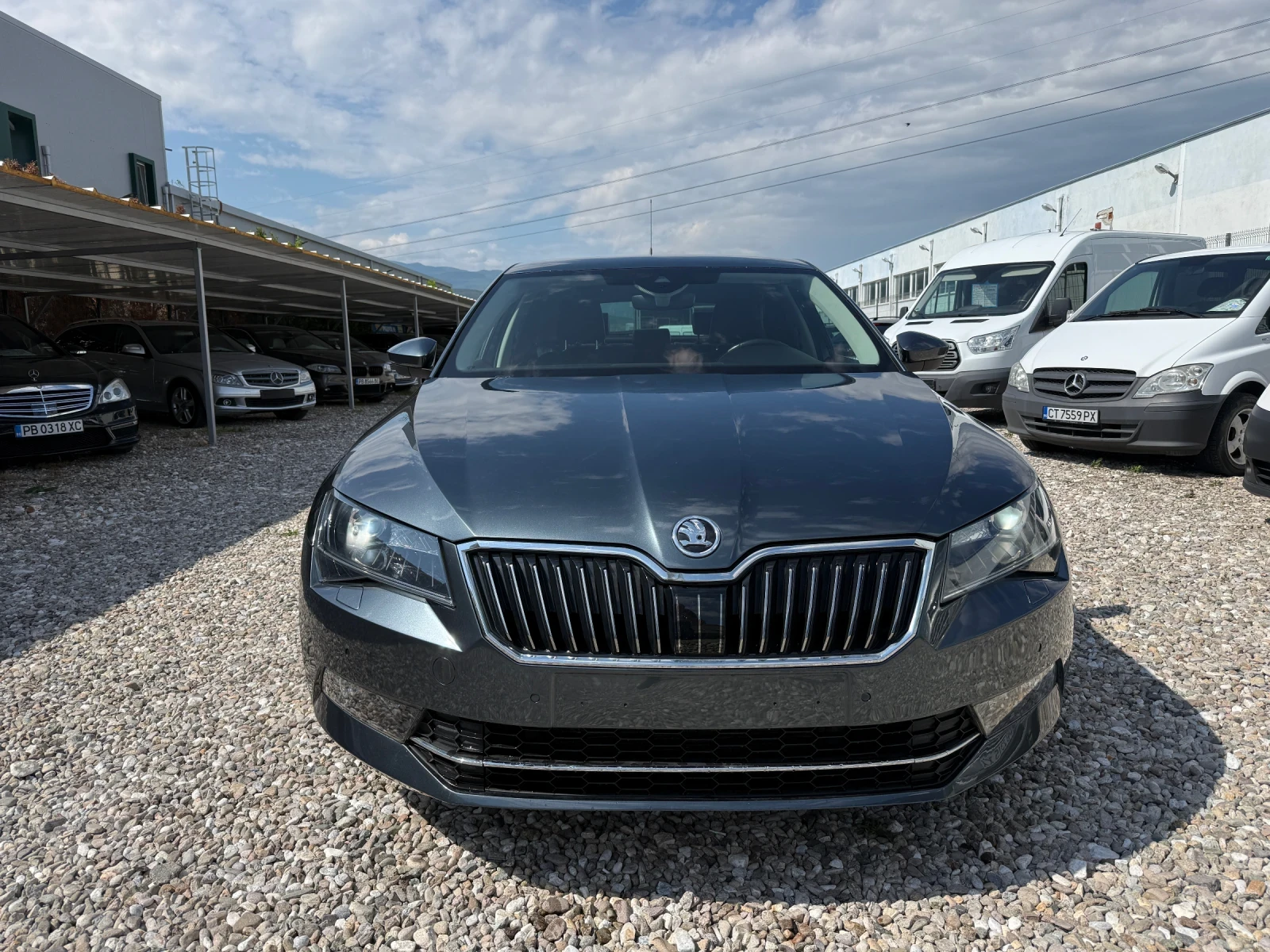 Skoda Superb 2.0 TDI, снимка 2 - Автомобили и джипове - 54649122