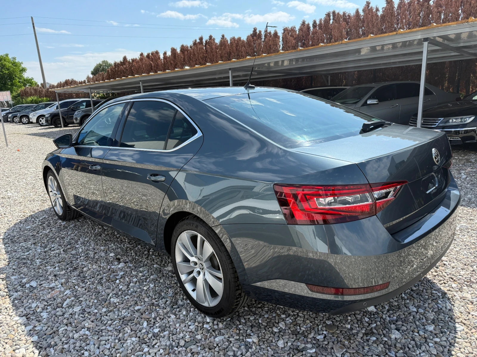 Skoda Superb 2.0 TDI, снимка 5 - Автомобили и джипове - 54649122