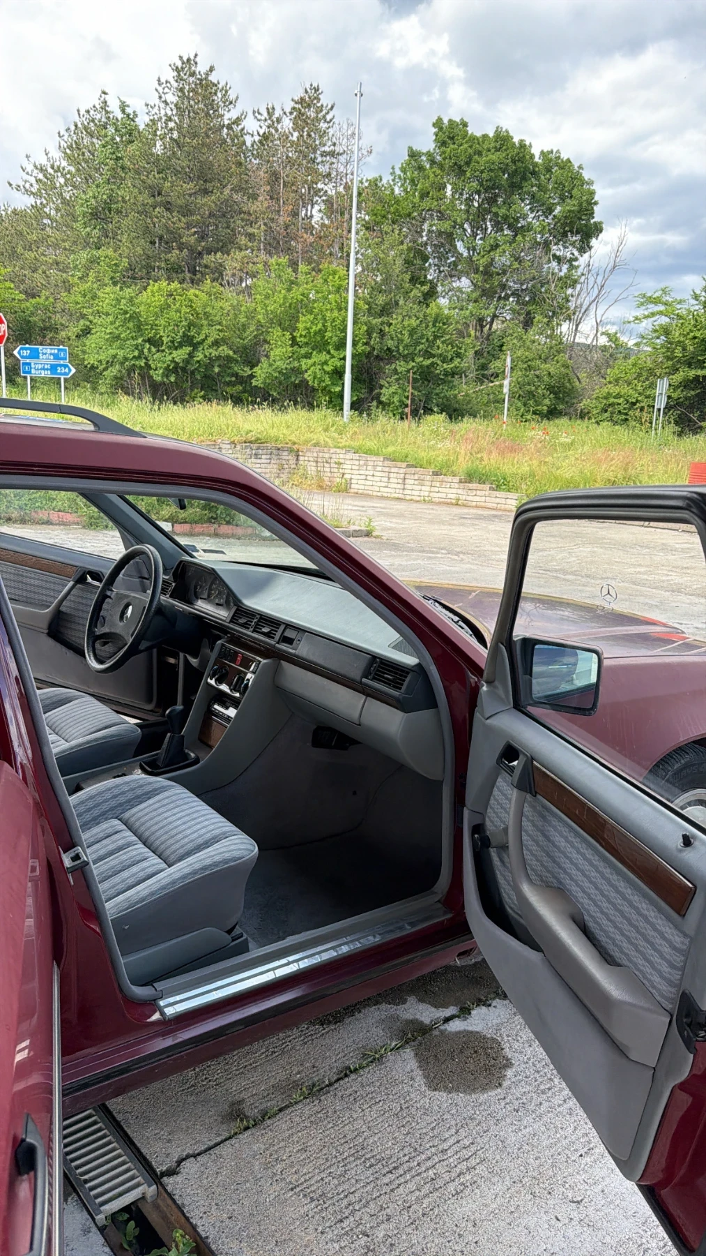Mercedes-Benz 124 W124 250D, снимка 9 - Автомобили и джипове - 54656297