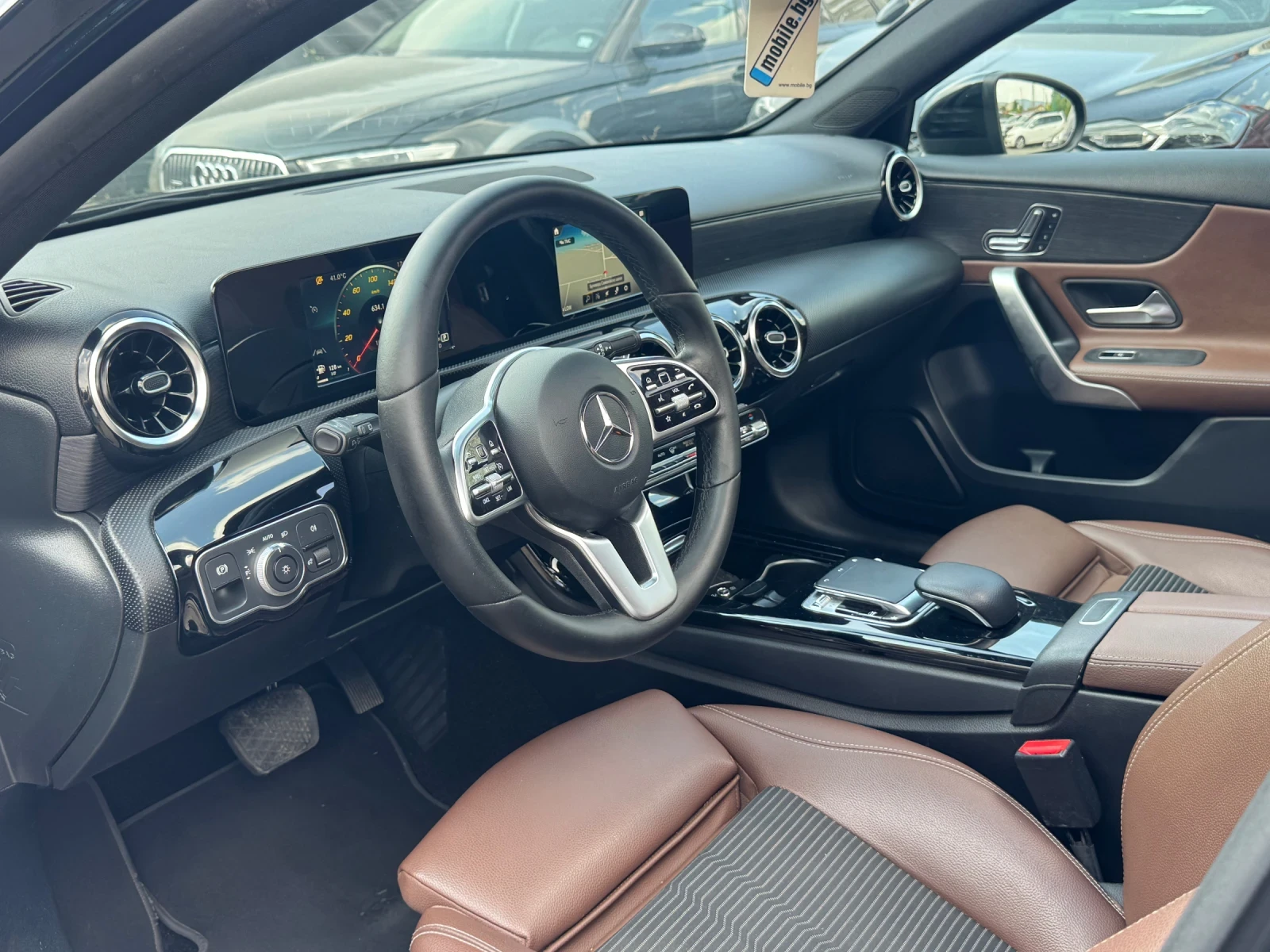 Mercedes-Benz A 200 PROGRESSIVE 7G PANORAMA LED, снимка 9 - Автомобили и джипове - 55655305