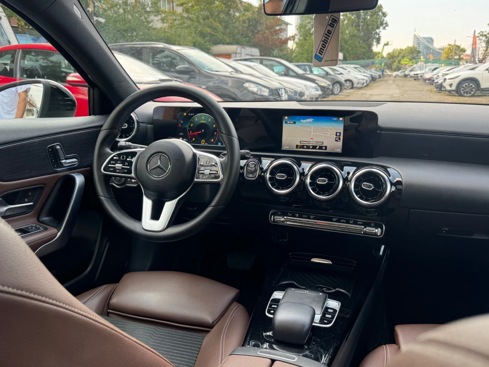Mercedes-Benz A 200 PROGRESSIVE 7G PANORAMA LED, снимка 15 - Автомобили и джипове - 55655305