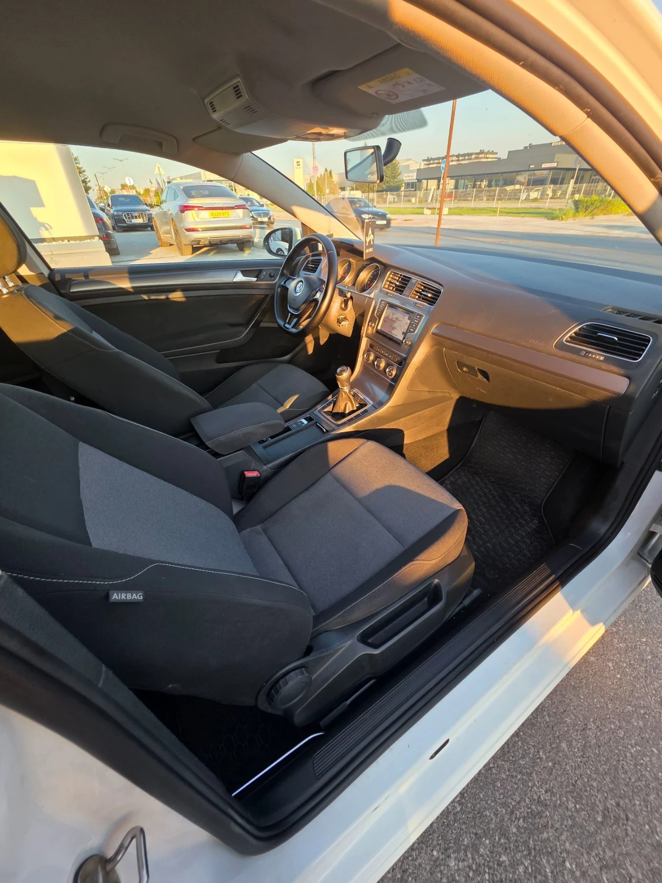 VW Golf, снимка 13 - Автомобили и джипове - 55742984