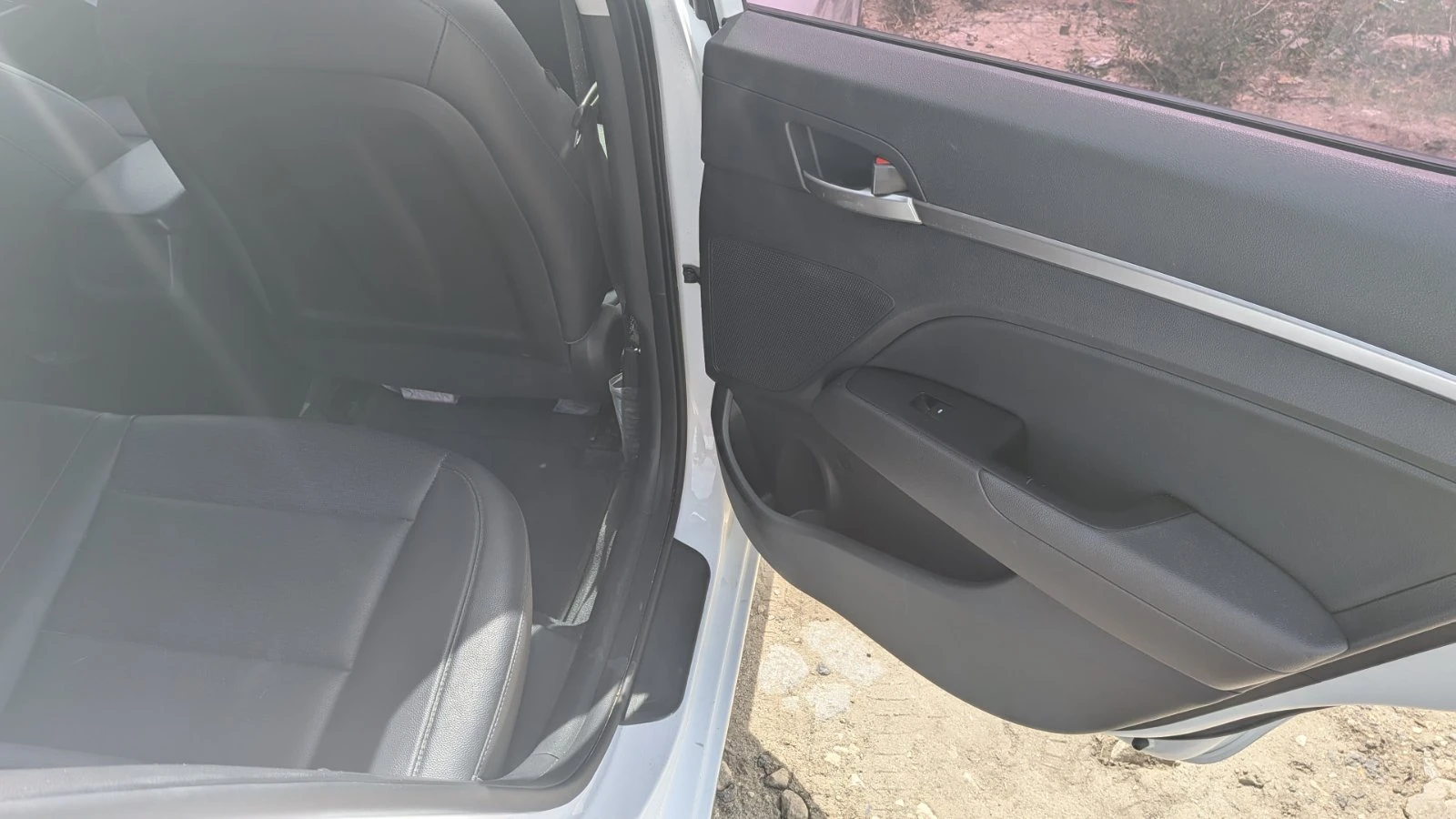 Hyundai Elantra, снимка 8 - Автомобили и джипове - 55876612