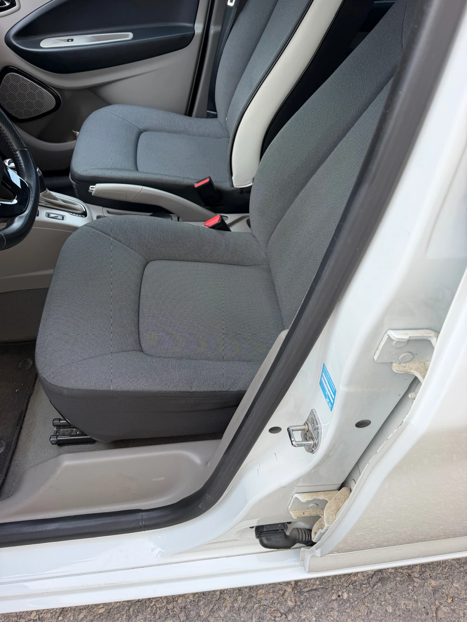Renault Zoe, снимка 6 - Автомобили и джипове - 56143227
