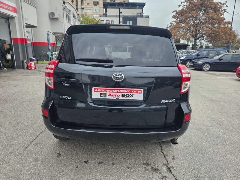 Toyota Rav4 2.2 D-4D (150 Hp), снимка 4 - Автомобили и джипове - 52307820