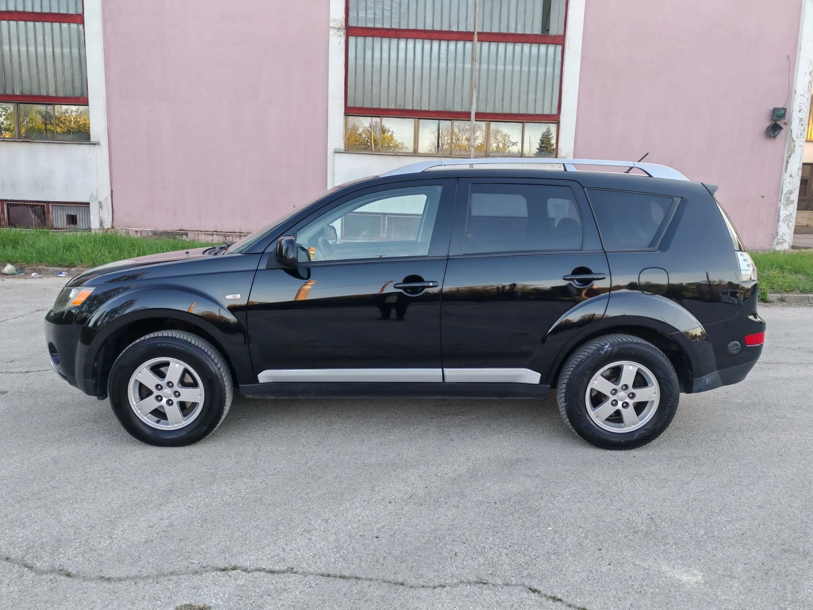 Mitsubishi Outlander 2.4i GAZ 2009G , снимка 3 - Автомобили и джипове - 54380581