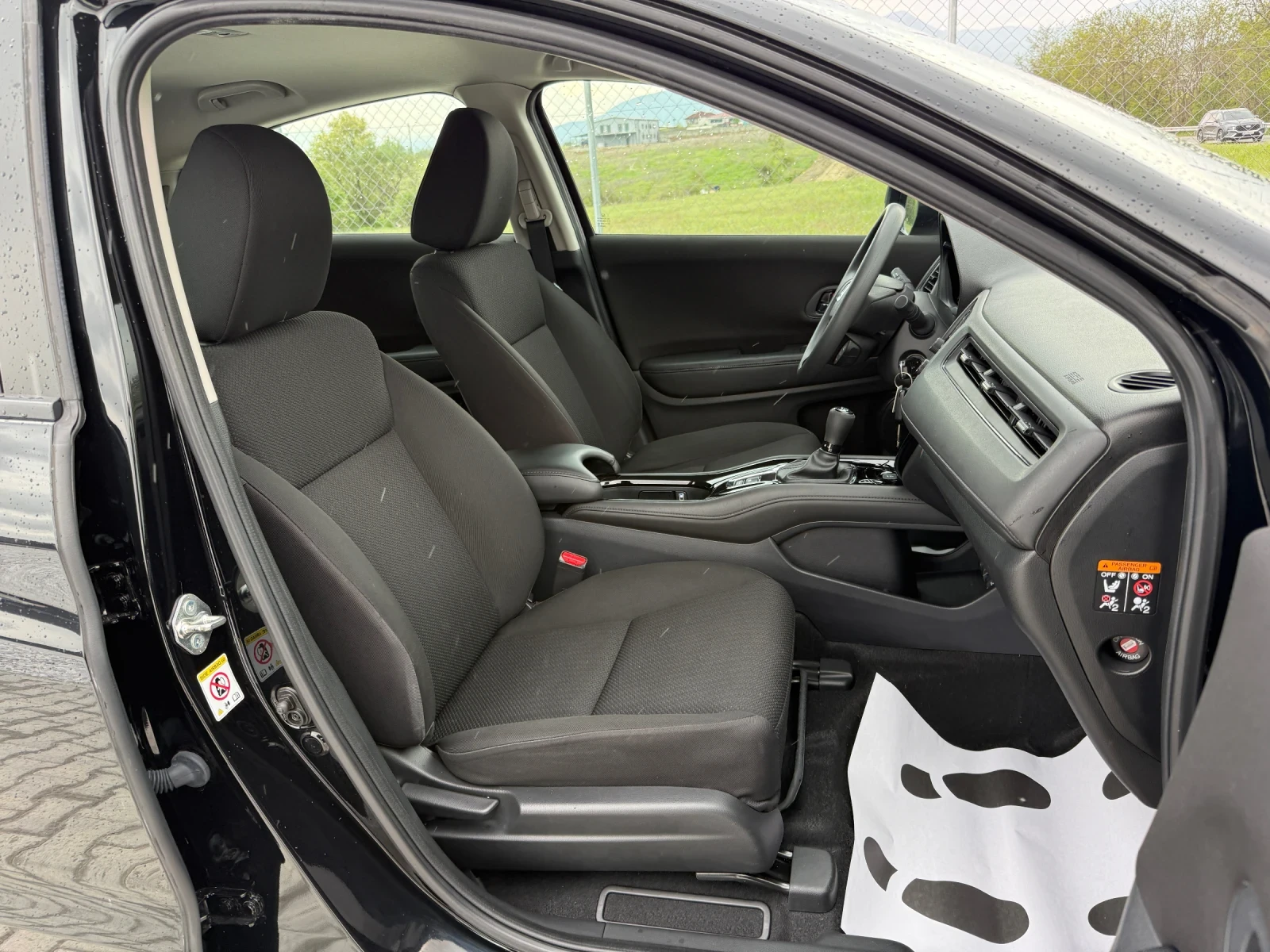 Honda Hr-v, снимка 14 - Автомобили и джипове - 54383657
