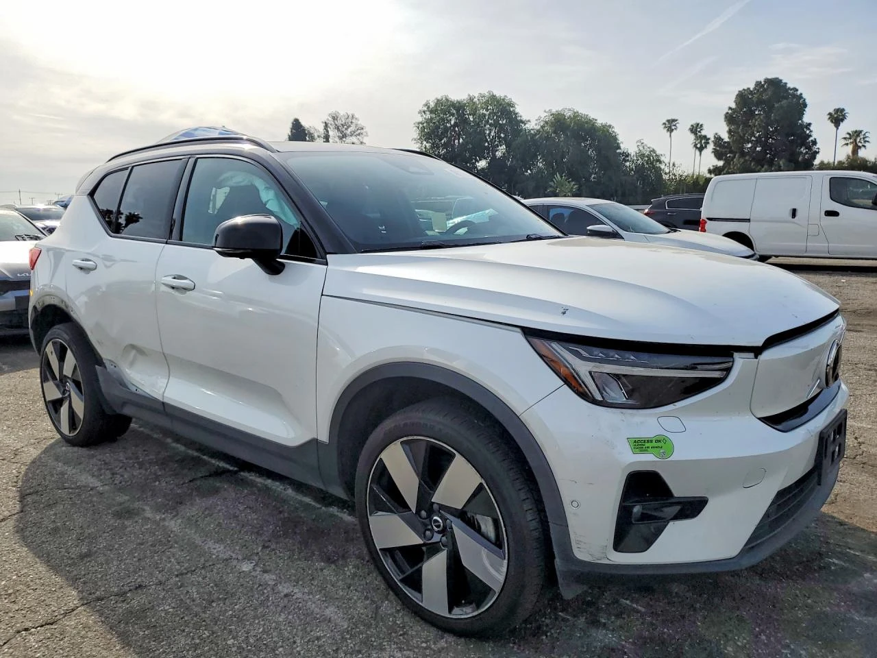 Volvo XC40 Recharge Pure Electric Twin eAWD Ultimate, снимка 4 - Автомобили и джипове - 54558045