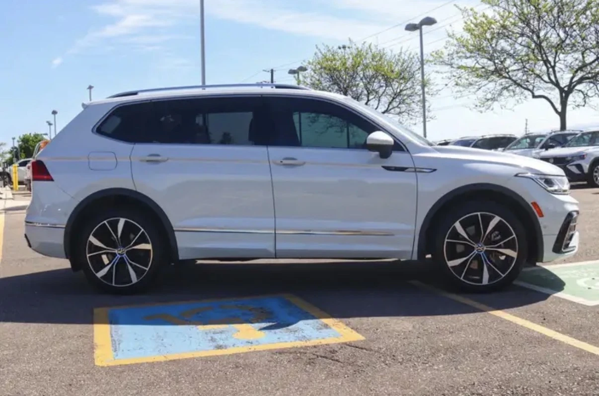 VW Tiguan HIGHLINE R-LINE * AWD * ��� ��������� * CARFAX *  | Mobile.bg � ����������� 3