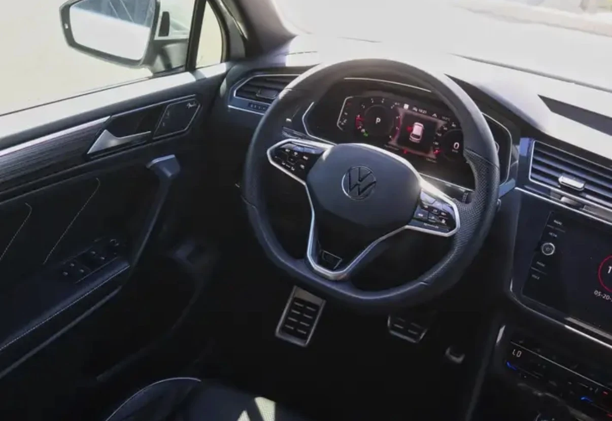 VW Tiguan HIGHLINE R-LINE * AWD * ��� ��������� * CARFAX *  | Mobile.bg � ����������� 8