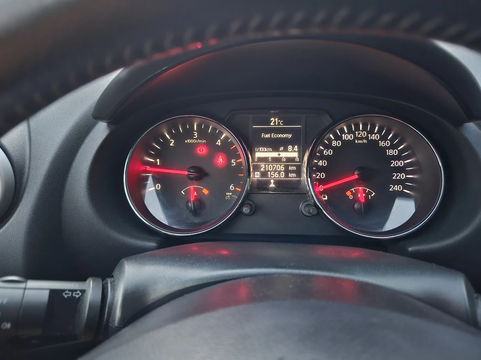 Nissan Qashqai, снимка 8 - Автомобили и джипове - 55253345