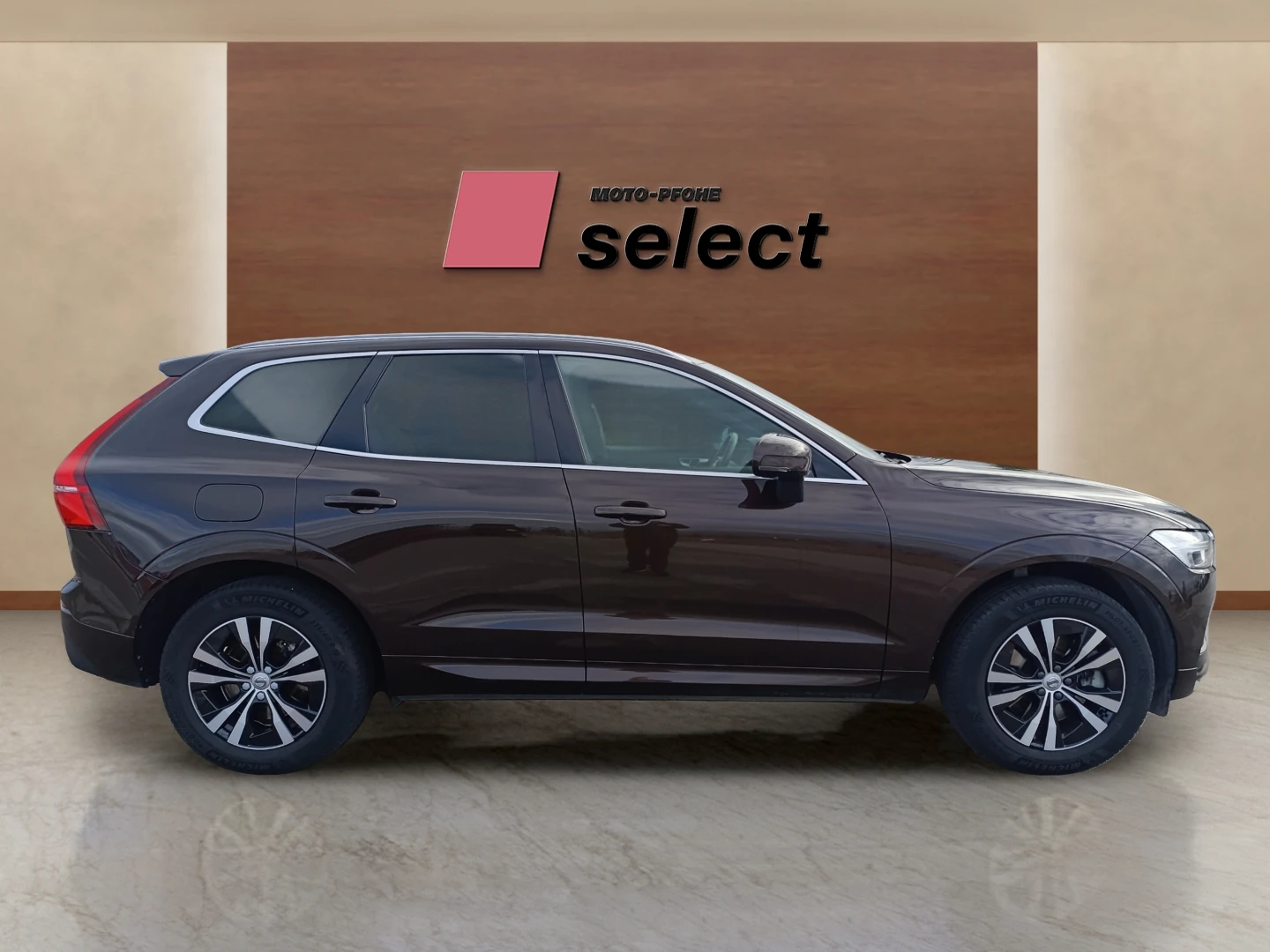 Volvo XC60 B4, снимка 4 - Автомобили и джипове - 56663299