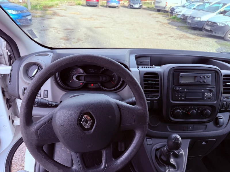 Renault Trafic, снимка 8 - Бусове и автобуси - 52799914