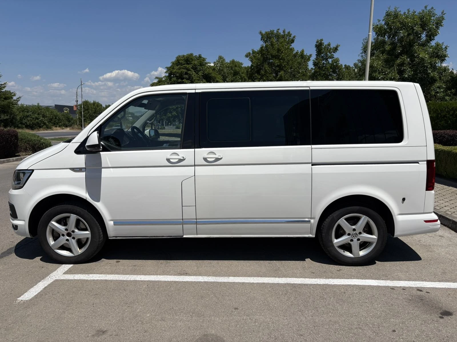 VW Multivan 2.0TDI HIGHLINE 4x4 AUTOMAT - изображение 6