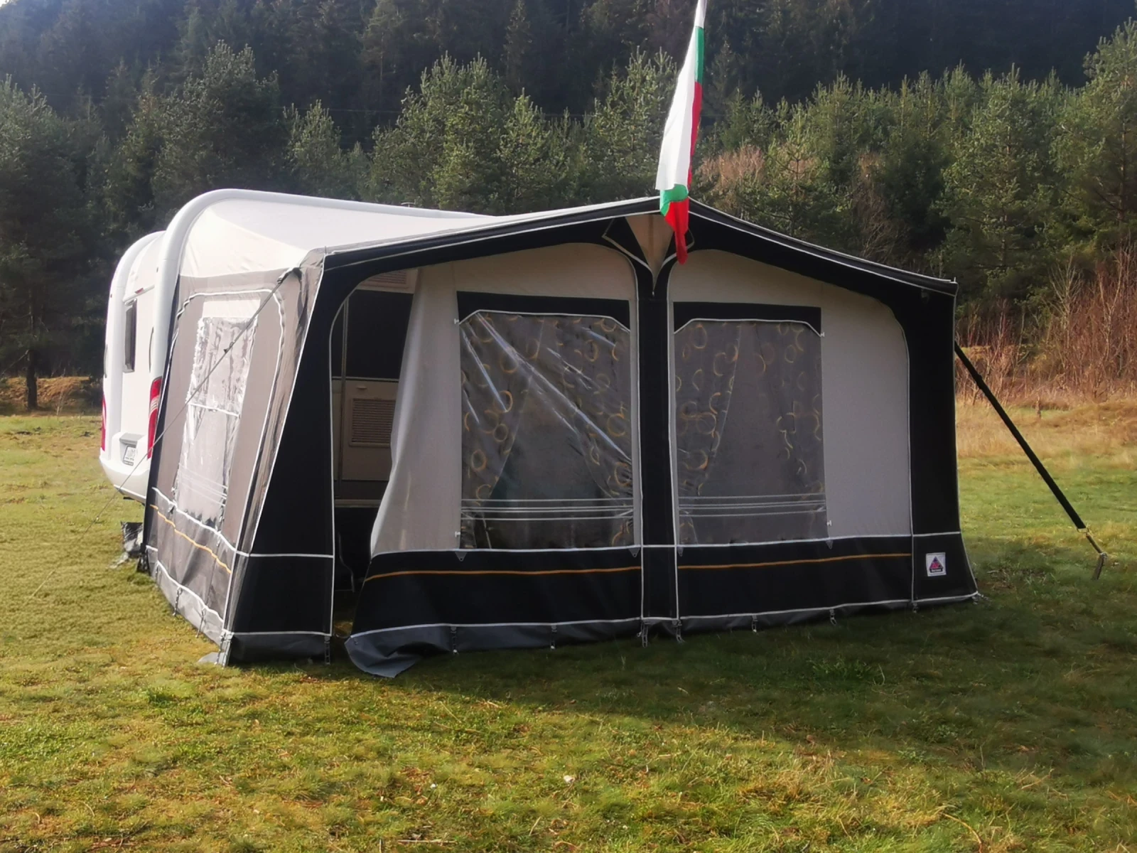 Каравана Hobby 400SFE - изображение 7