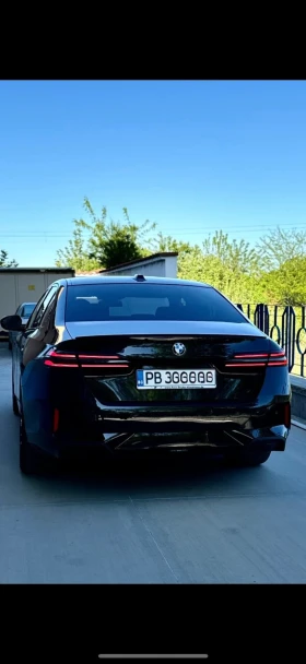 BMW 520 M-Pack PRO* Iconic Glow* ГАРАНЦИЯ до 2027 г. , снимка 2