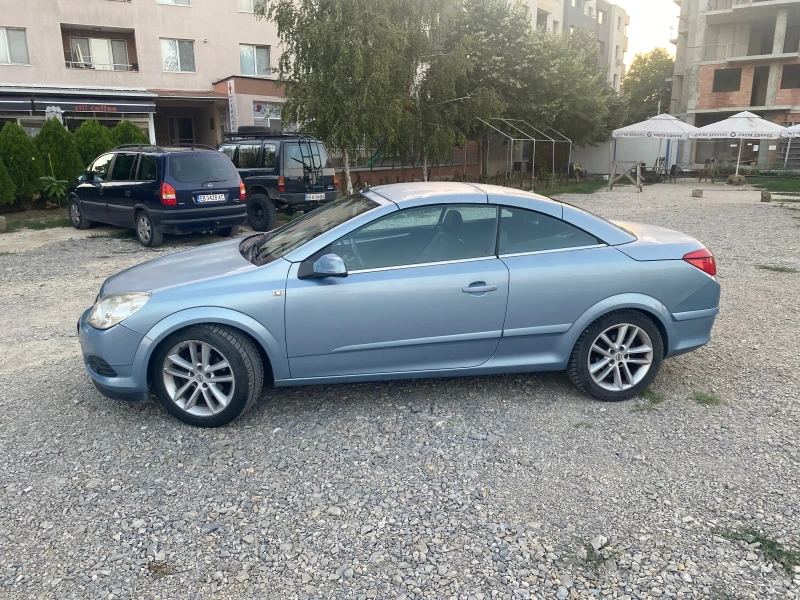 Opel Astra 1, 6, снимка 2 - Автомобили и джипове - 47010054