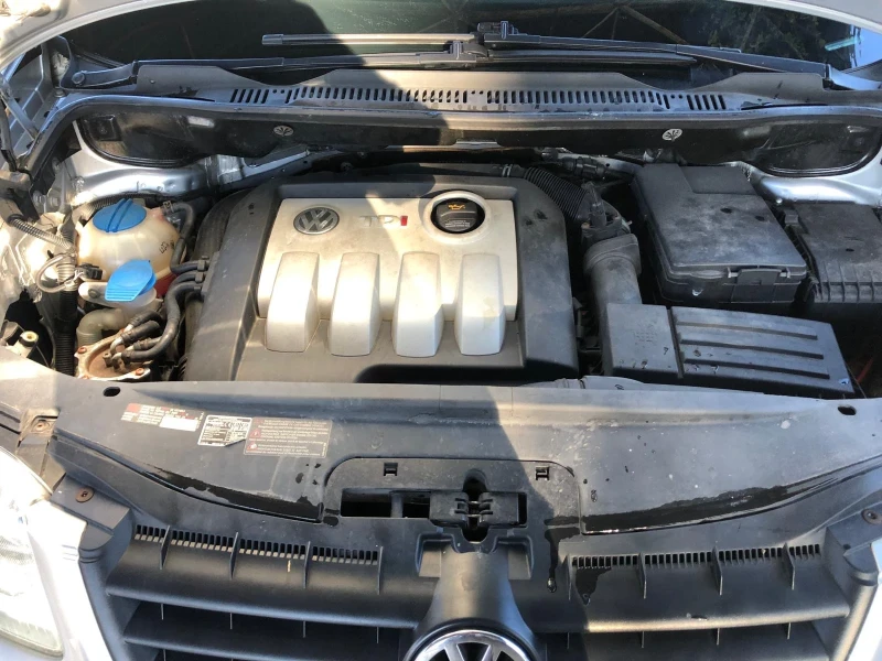 VW Touran, снимка 7 - Автомобили и джипове - 47475808