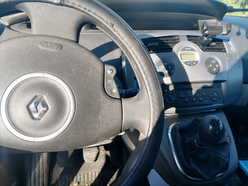 Renault Scenic, снимка 3 - Автомобили и джипове - 52109102