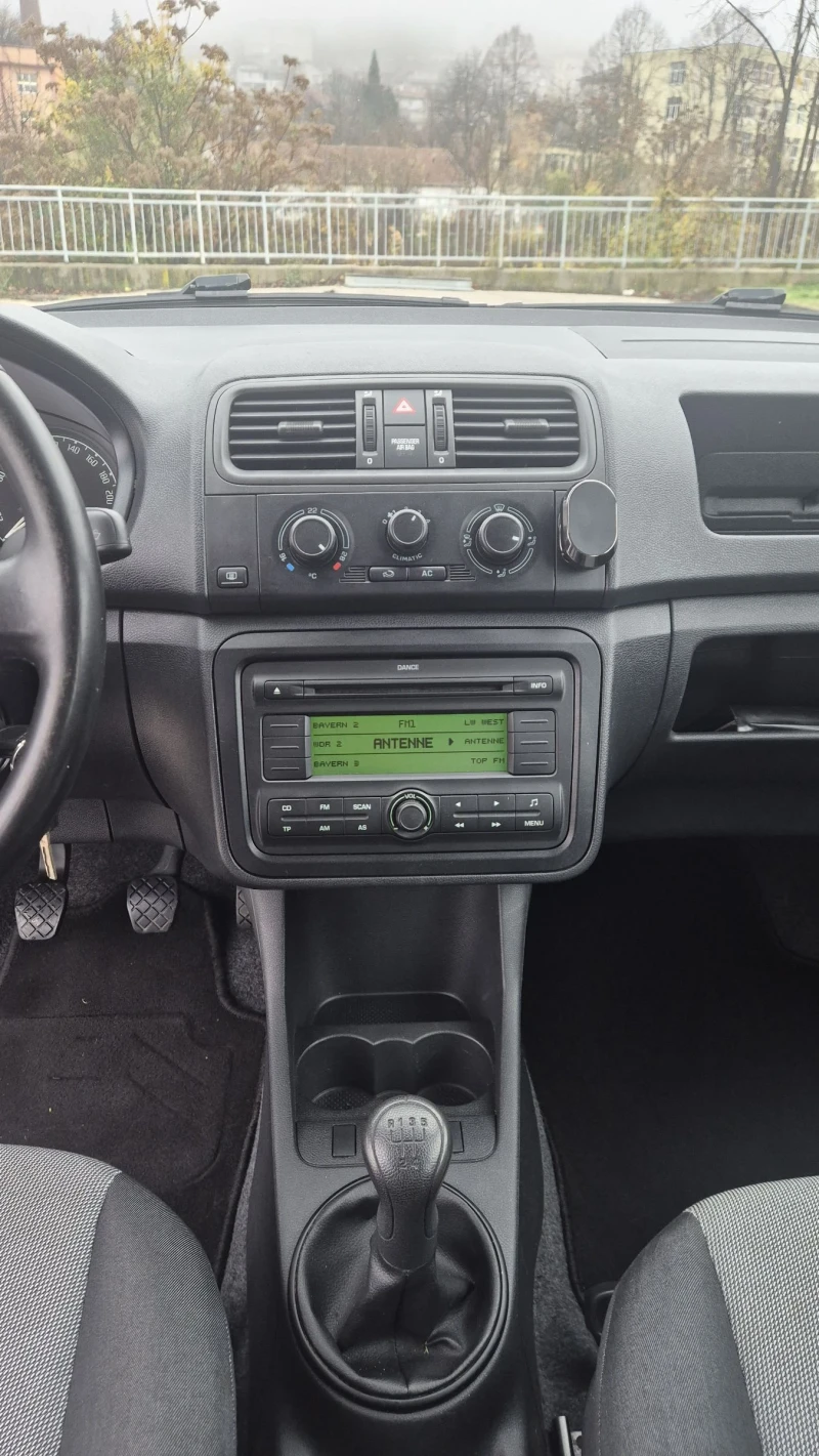 Skoda Fabia, снимка 9 - Автомобили и джипове - 52668521