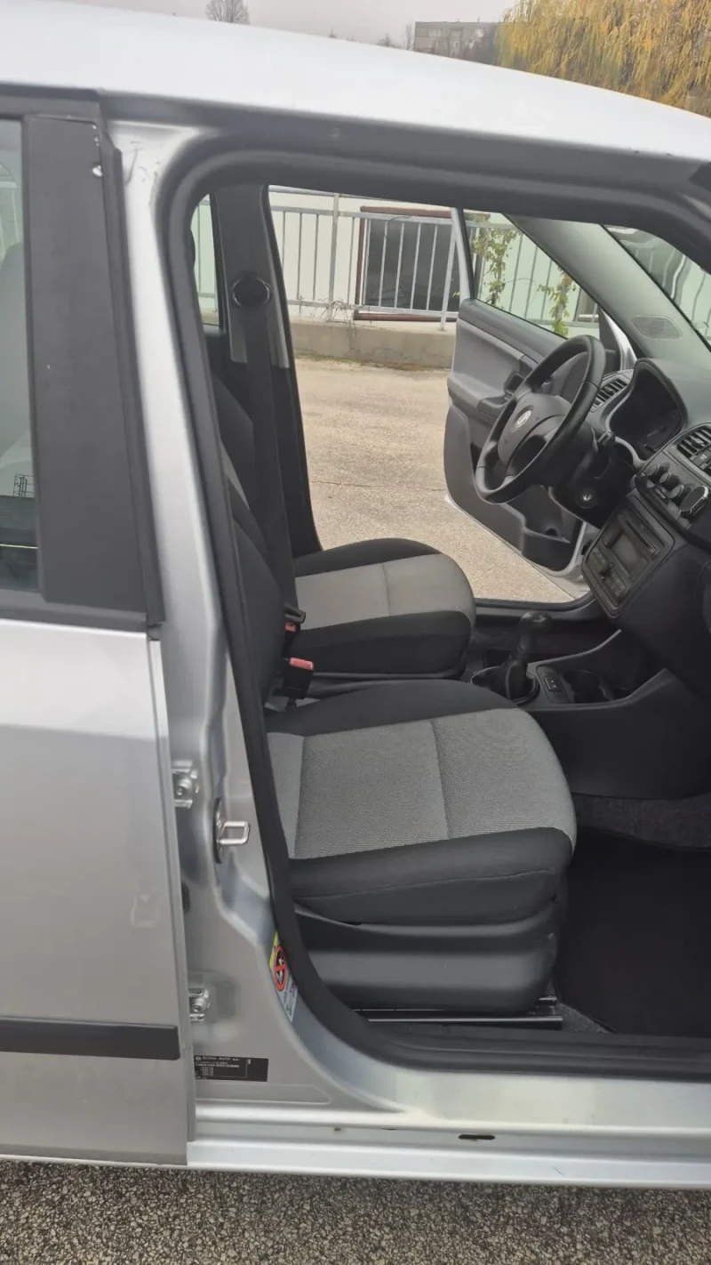 Skoda Fabia, снимка 12 - Автомобили и джипове - 52668521