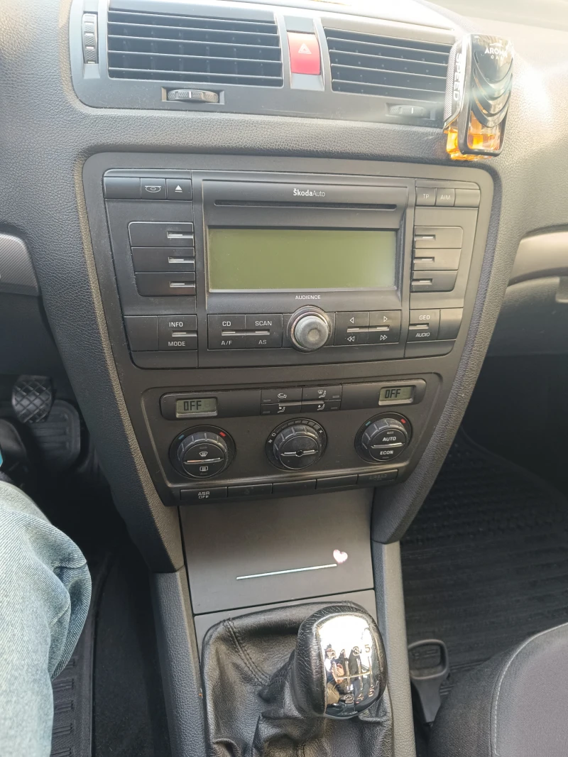 Skoda Octavia, снимка 15 - Автомобили и джипове - 52831289