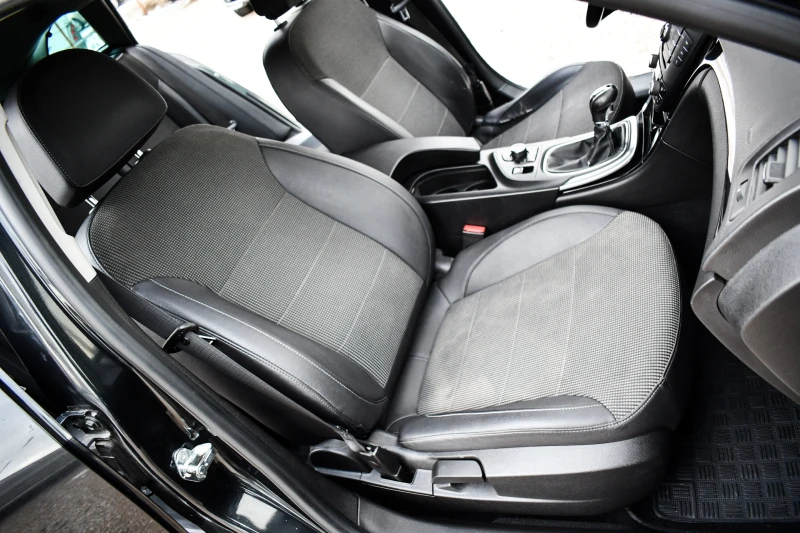 Opel Insignia CDTI 2.0, снимка 11 - Автомобили и джипове - 53088353