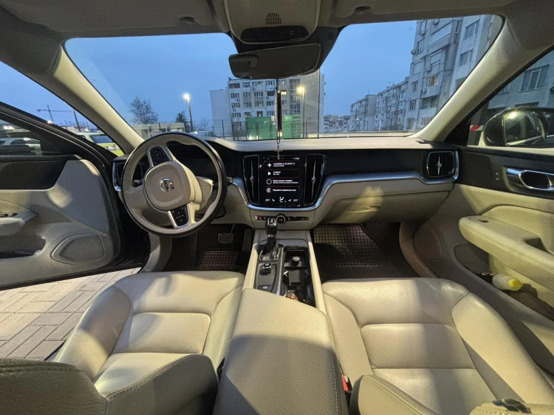Volvo V60 Momentum, снимка 12 - Автомобили и джипове - 53224671