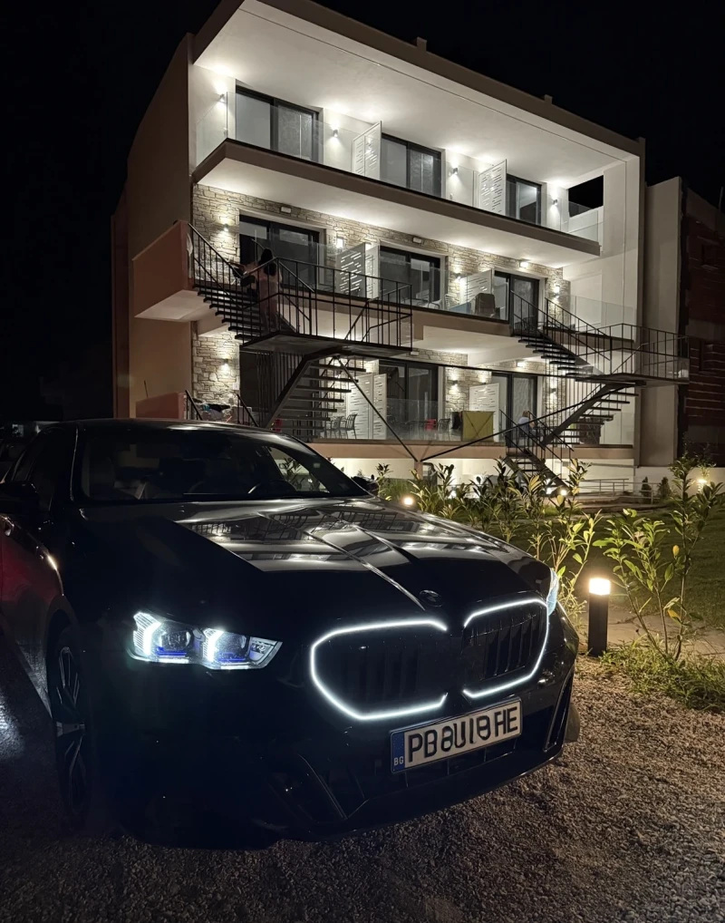 BMW 520 M-Pack PRO* Iconic Glow* ГАРАНЦИЯ до 2027 г. , снимка 6 - Автомобили и джипове - 53451719