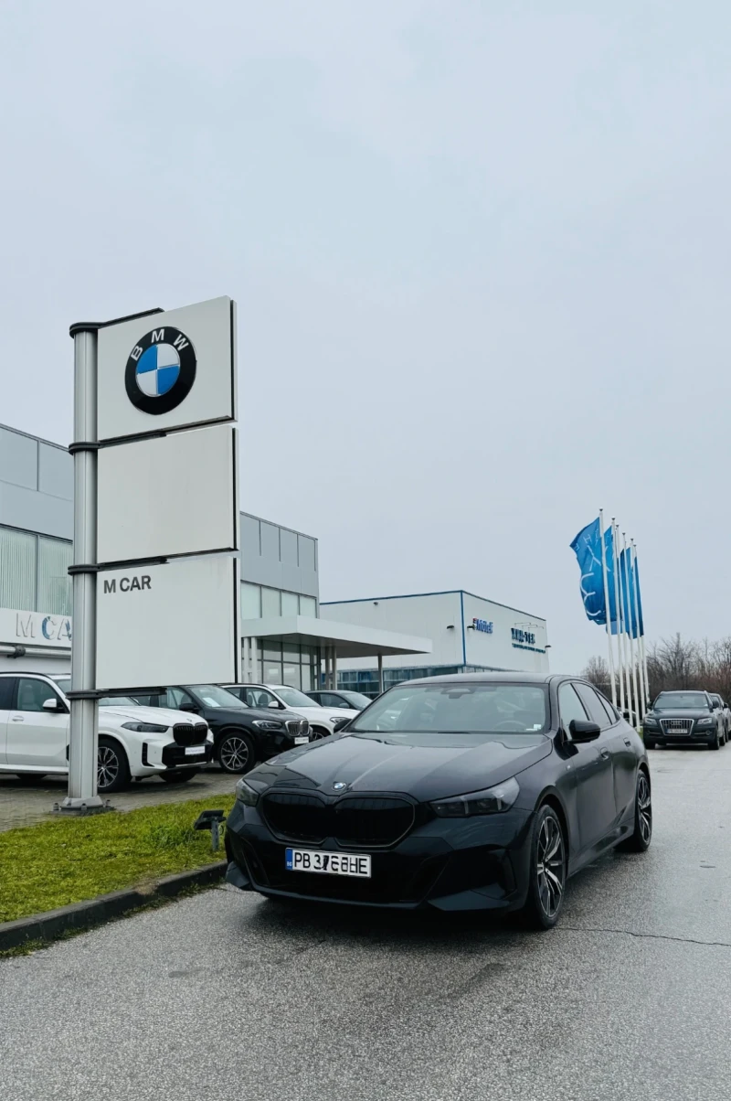 BMW 520 M-Pack PRO* Iconic Glow* ГАРАНЦИЯ до 2027 г. , снимка 4 - Автомобили и джипове - 53451719