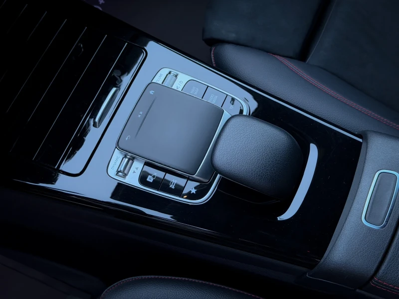 Mercedes-Benz A 200 AMG / FULL / Обслужена, снимка 16 - Автомобили и джипове - 53536979