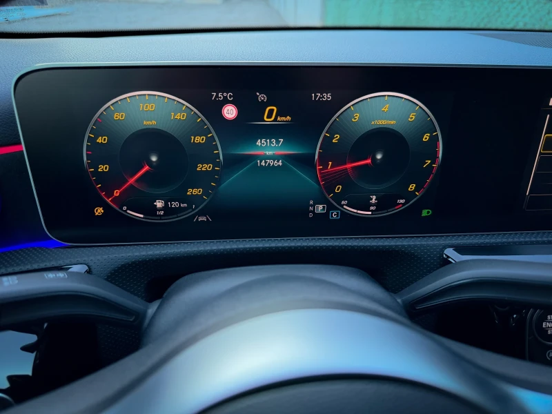 Mercedes-Benz A 200 AMG / FULL / Обслужена, снимка 17 - Автомобили и джипове - 53536979