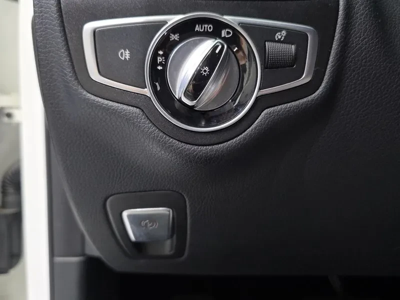 Mercedes-Benz C 200 САМО 30% АВАНС, снимка 14 - Автомобили и джипове - 56064899