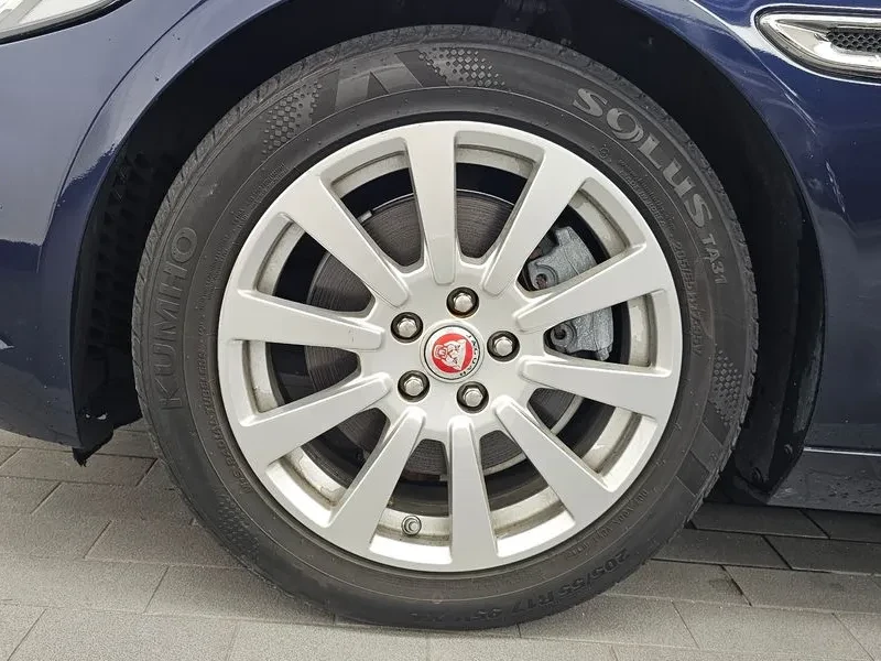 Jaguar XE 20D PRESTIGE, снимка 5 - Автомобили и джипове - 56463075