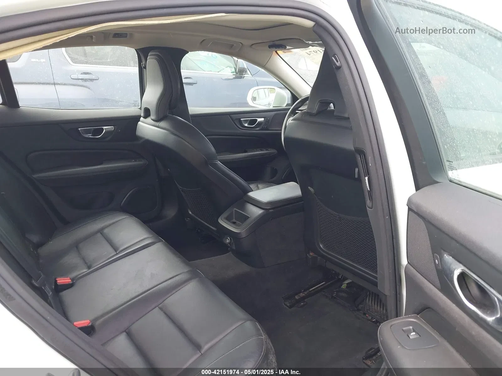 Volvo S60  - изображение 10