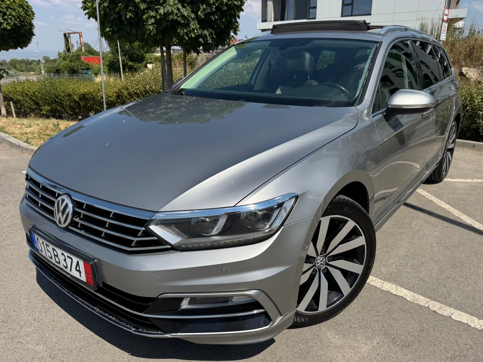 VW Passat 2.0 / ПАНОРАМА/КАМЕРА/ПОДГРЕВ - изображение 3