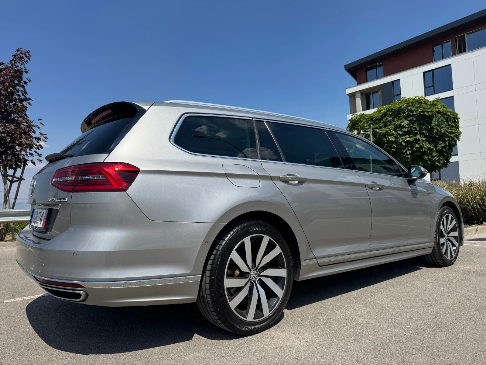 VW Passat 2.0 / ПАНОРАМА/КАМЕРА/ПОДГРЕВ - изображение 8