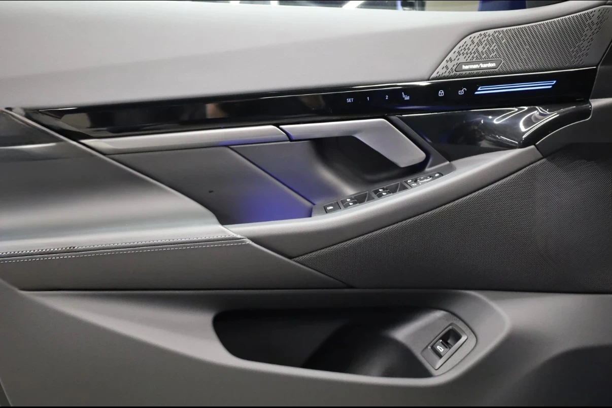 BMW 520 M-Pack PRO* Iconic Glow* �������� �� 2027 �.  | Mobile.bg � ����������� 14