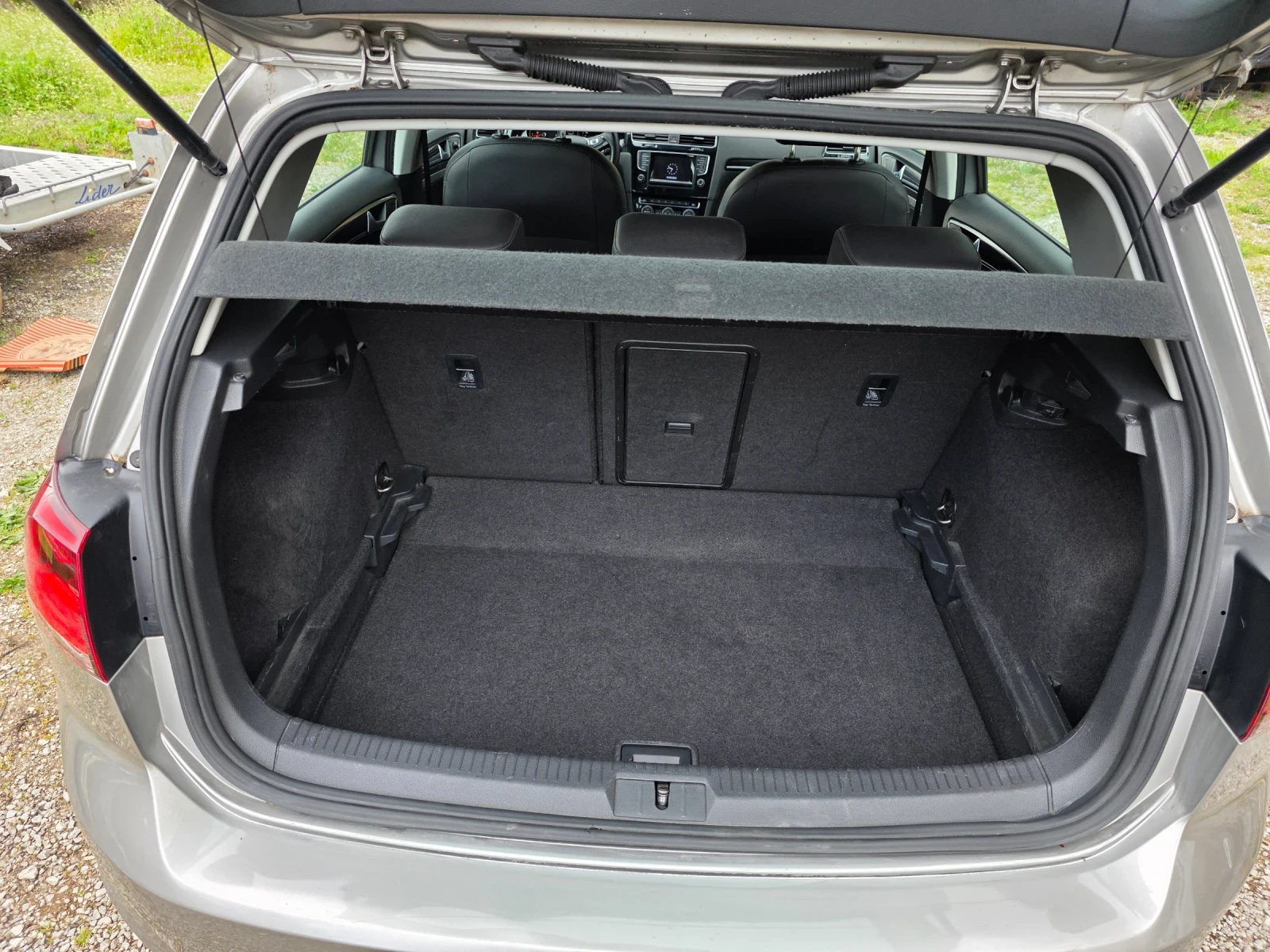 VW Golf 1.6tdi R Line, снимка 14 - Автомобили и джипове - 54323515