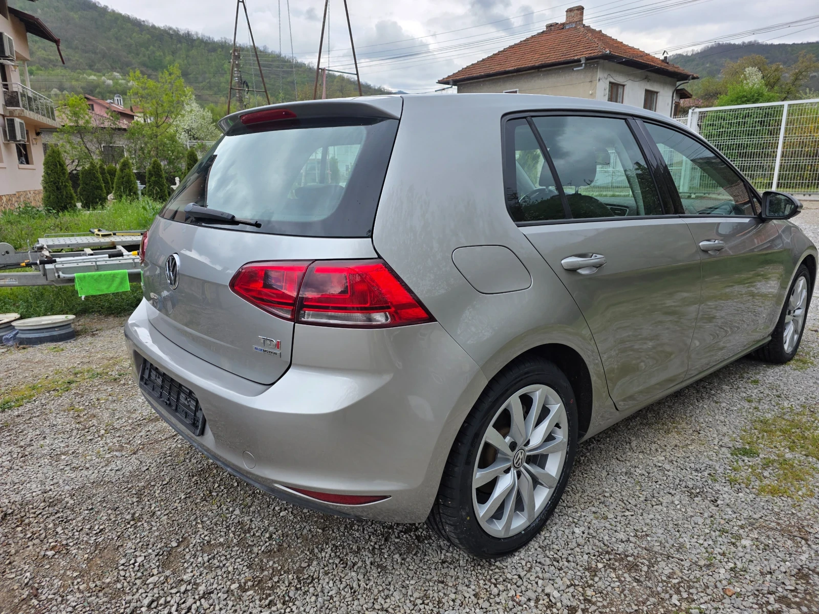 VW Golf 1.6tdi R Line, снимка 3 - Автомобили и джипове - 54323515