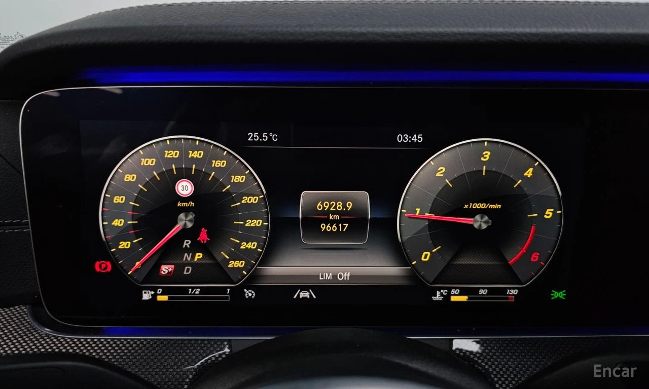 Mercedes-Benz CLS 300 AMG LINE* BURMESTER* HEAD-UP* CARBON* ОБДУХВАНЕ, снимка 11 - Автомобили и джипове - 54458926