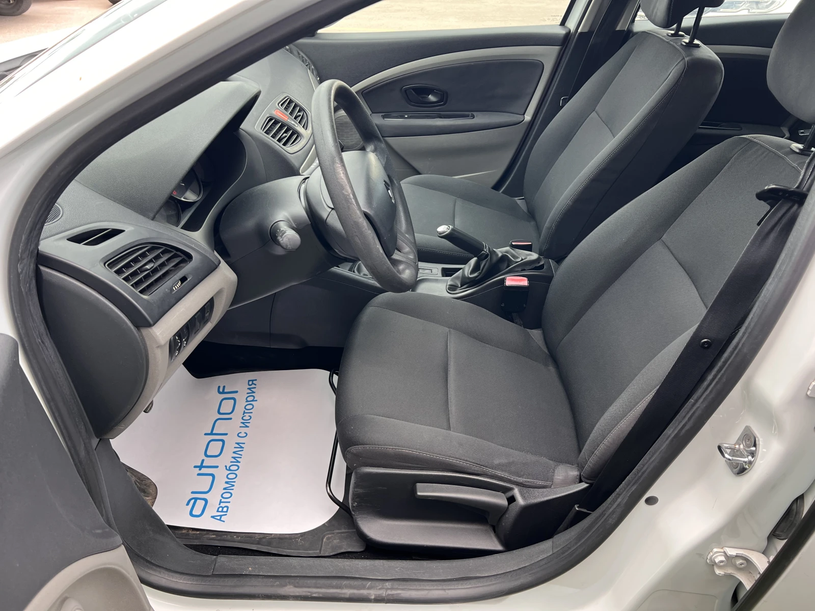 Renault Megane 1.5dci/90k.c./5MT/N1, снимка 8 - Автомобили и джипове - 54679542