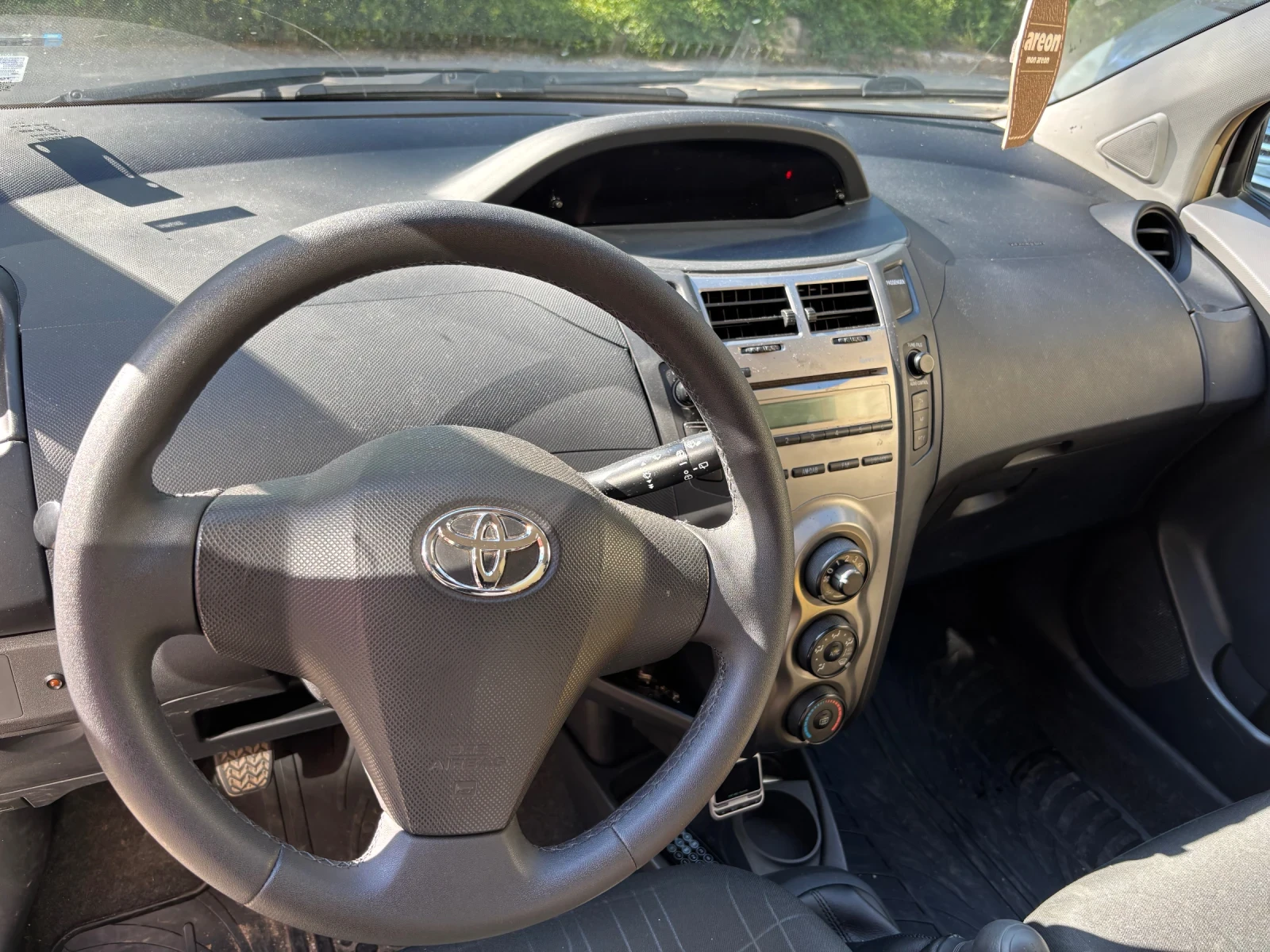 Toyota Yaris Хечбек, снимка 8 - Автомобили и джипове - 54696650