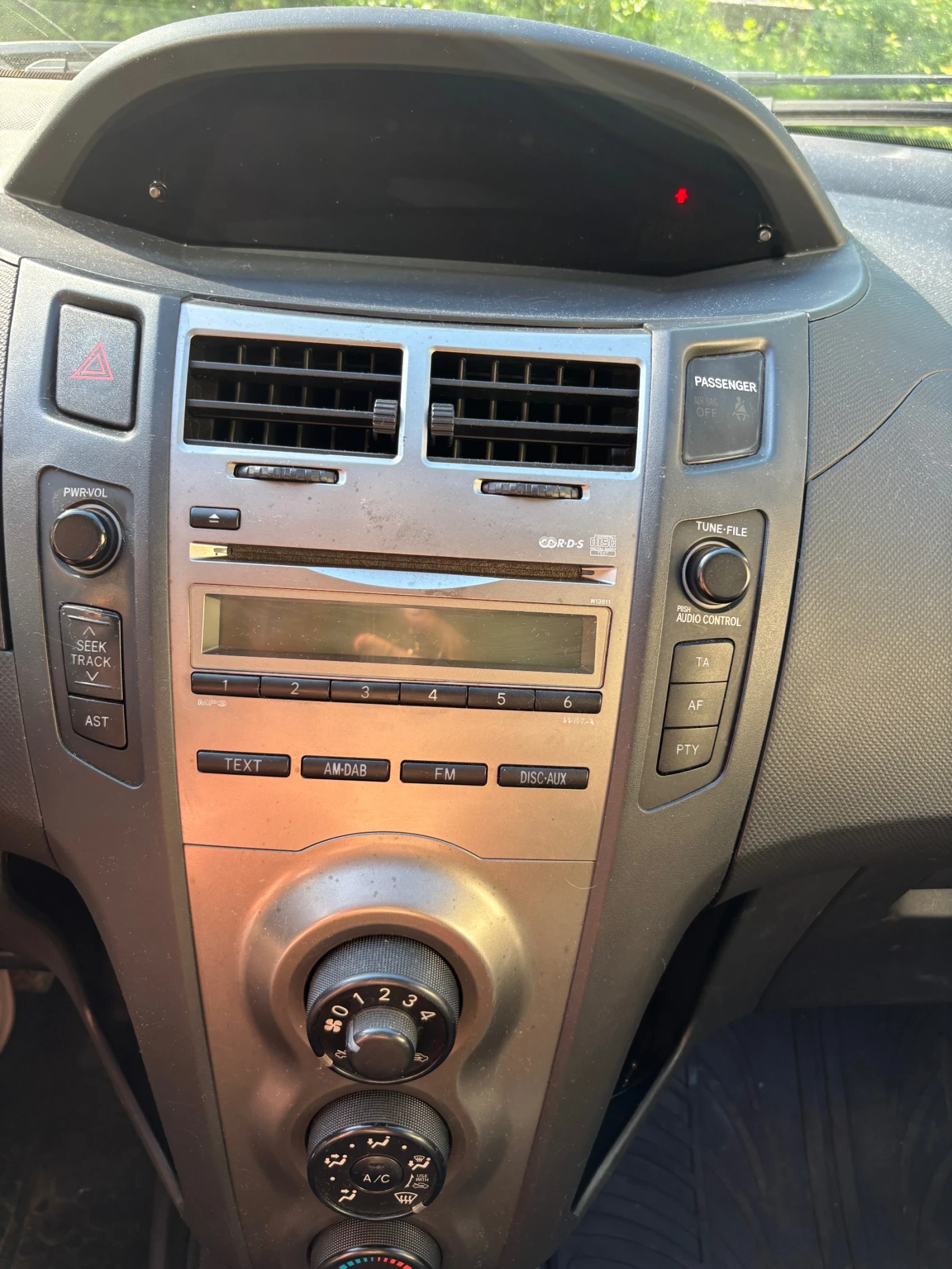 Toyota Yaris Хечбек, снимка 11 - Автомобили и джипове - 54696650