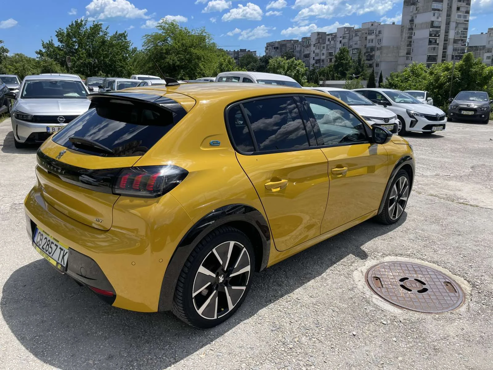 Peugeot 208 GT, снимка 3 - Автомобили и джипове - 54712033