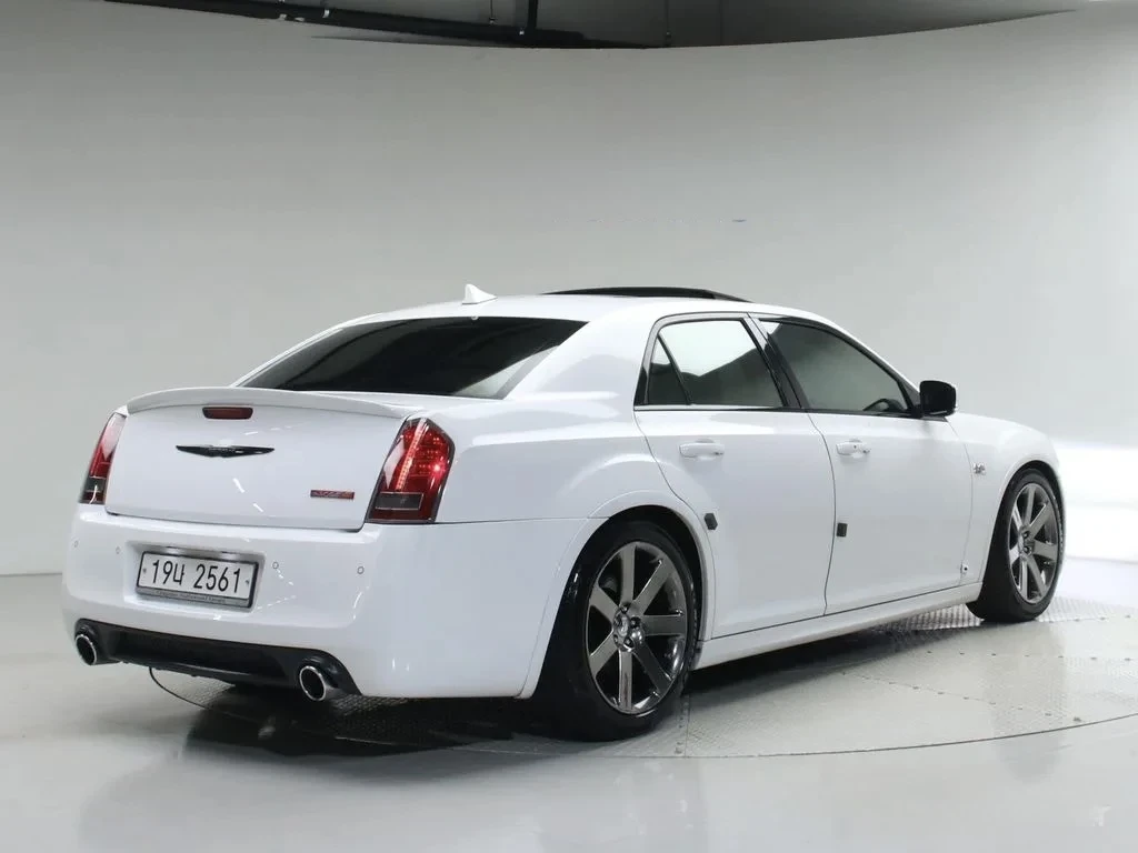 Chrysler 300c 6.4 SRT8 панорама, снимка 2 - Автомобили и джипове - 54969202