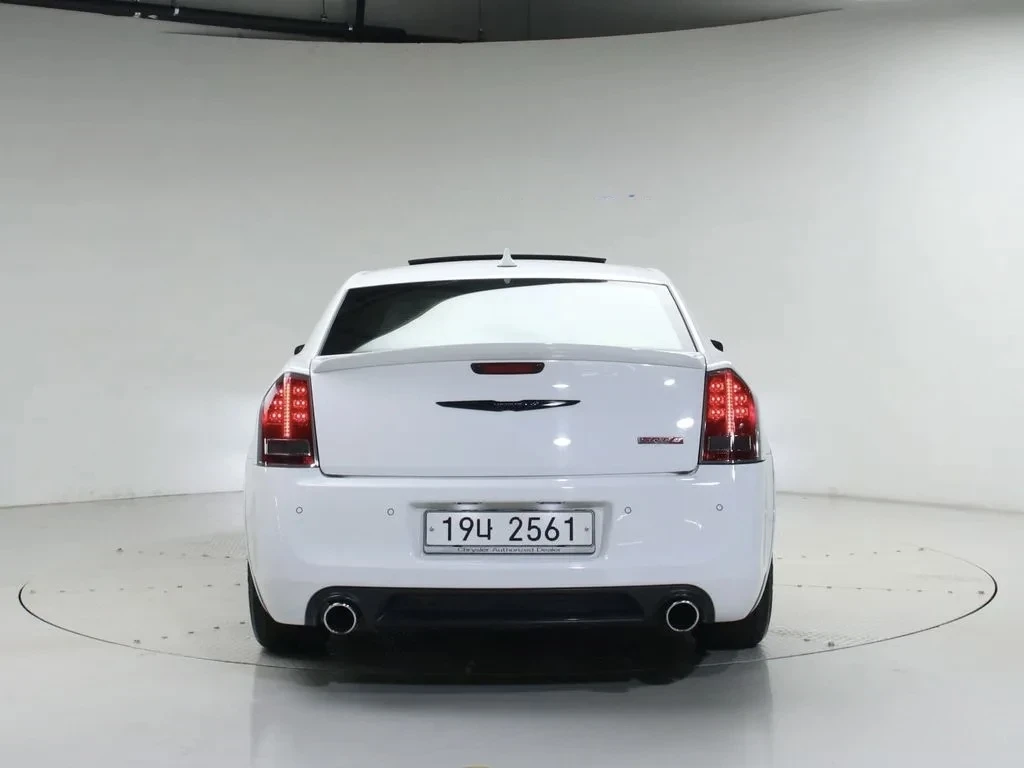Chrysler 300c 6.4 SRT8 панорама, снимка 4 - Автомобили и джипове - 54969202