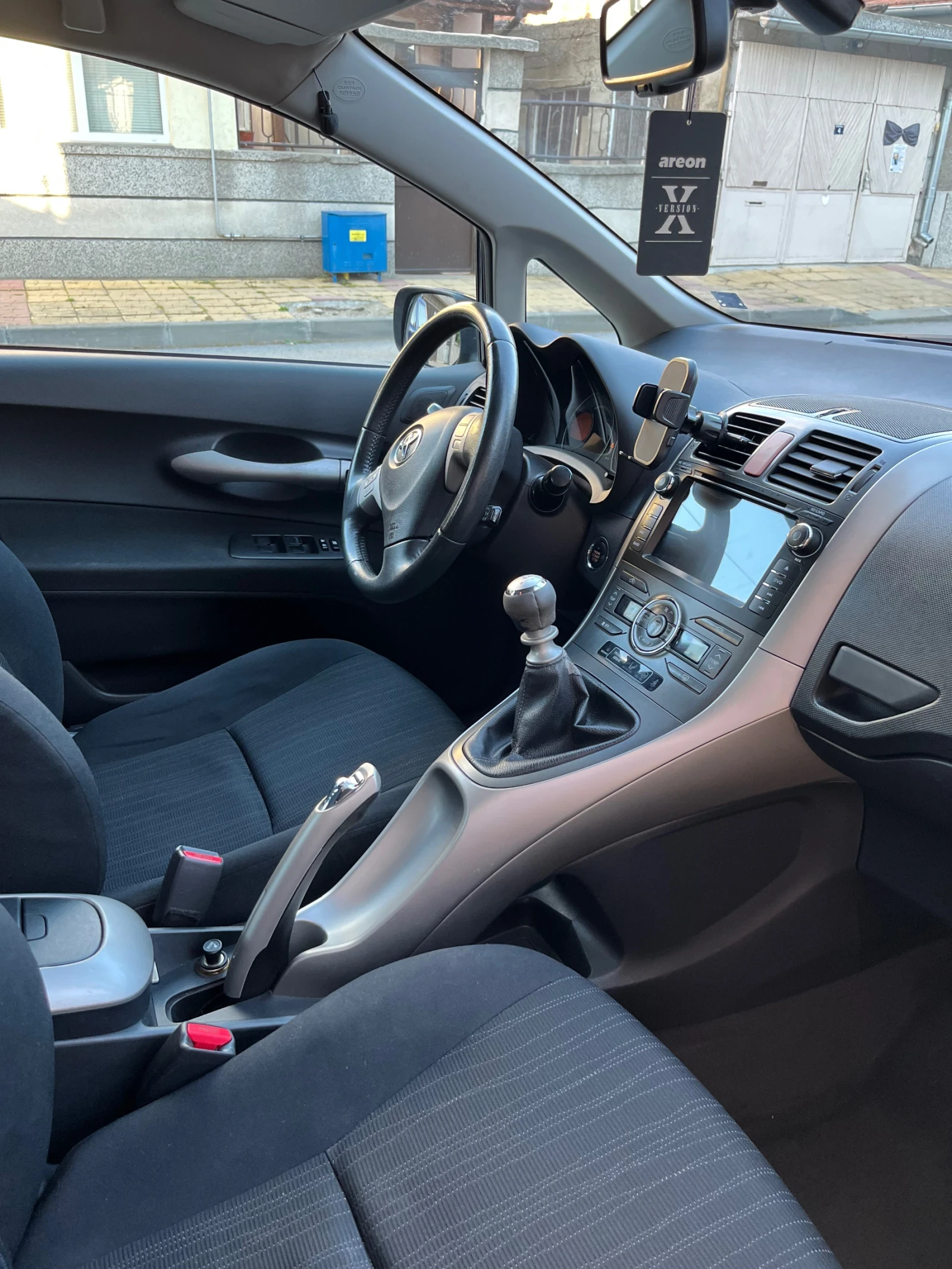Toyota Auris 2.0D-4D, снимка 8 - Автомобили и джипове - 55423705